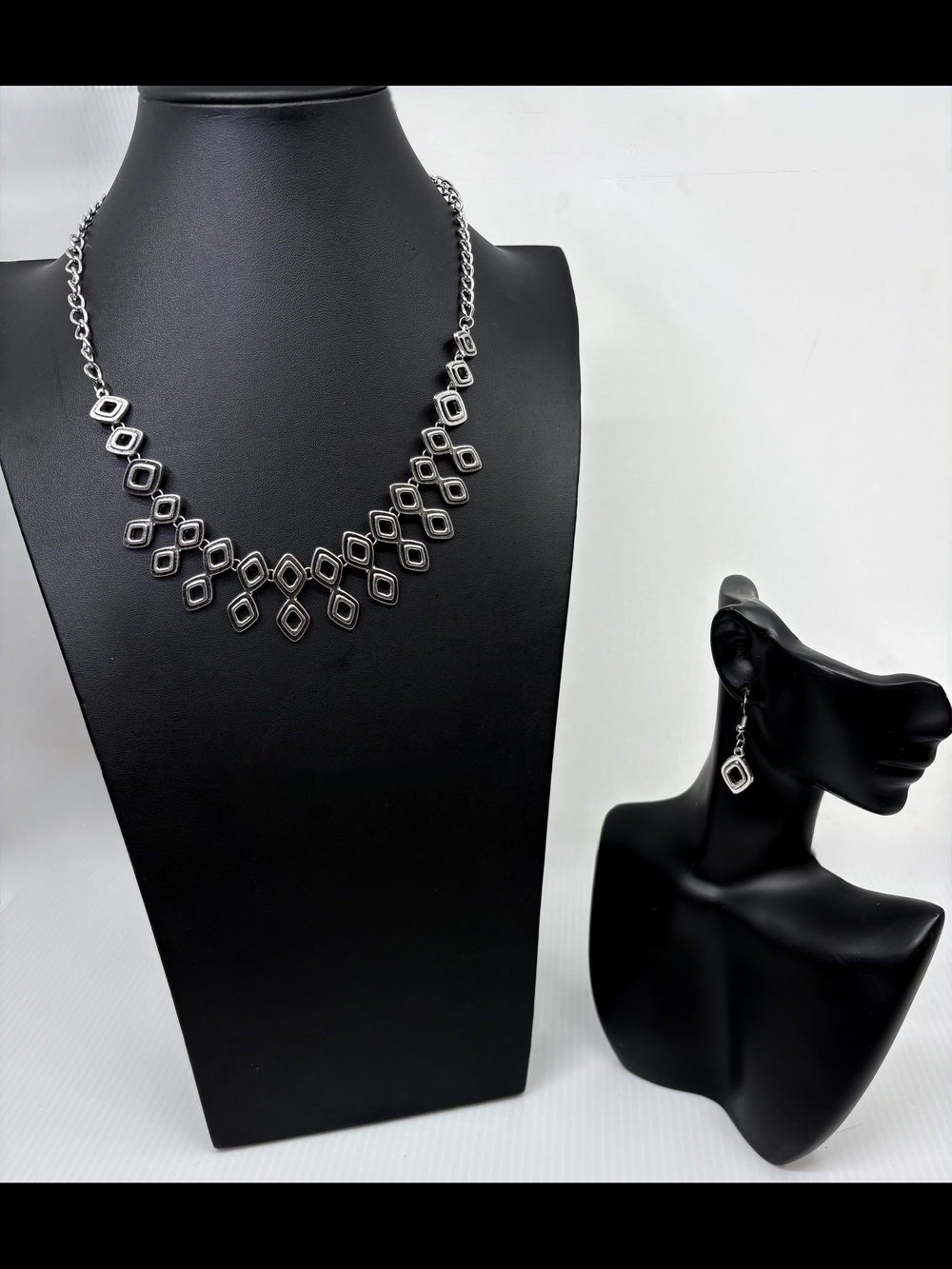 Elegant Silver Geometric Necklace & Earring Set - Silver